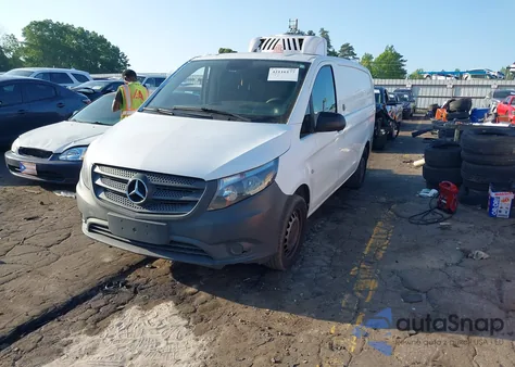 2017 Mercedes-Benz Metris из США, поврежденный, VIN WD3PG2EA2H3222972